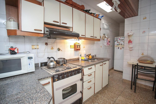 Imagen 16 de 30 de Casa Sobre Lote Propio Con 3 Dorm.y Posible Cuarto Dorm. Refaccionado- Flores