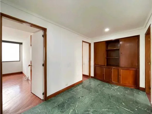 En Venta Apartamento En Los Balsos, El Poblado