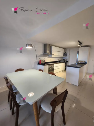 Apartamento En Venta En Torre Esmeralda De 3 Dormitorios , En Punta Del Este
