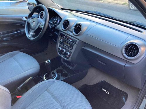 Volkswagen Voyage 1.6 Highline 101cv 2011