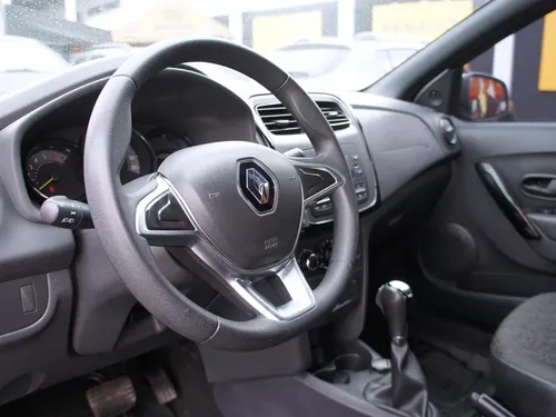 Renault Logan 1.6 Expression / Life +