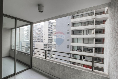 Moderno Departamento En El Corazón De Santiago