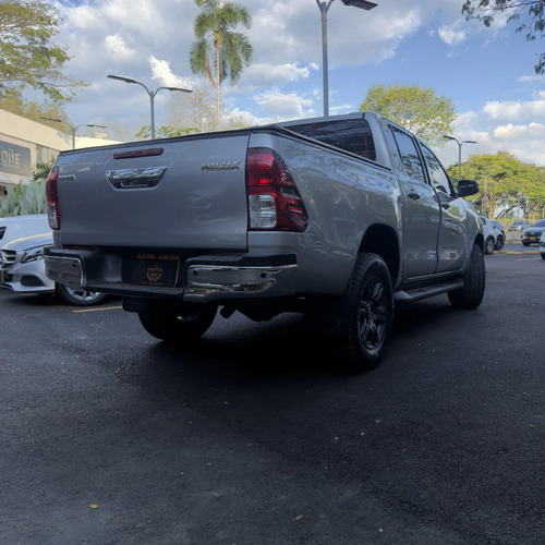 Toyota Hilux 2.4l