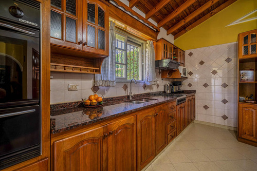 Casa 5 Ambientes En Ciudad Evita, Apta Crédito