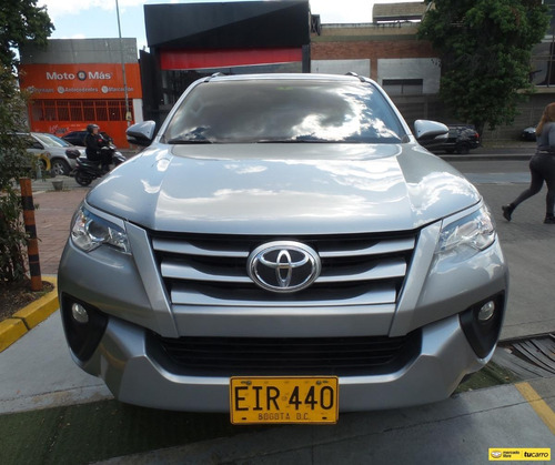Imagen 2 de 25 de Toyota Fortuner