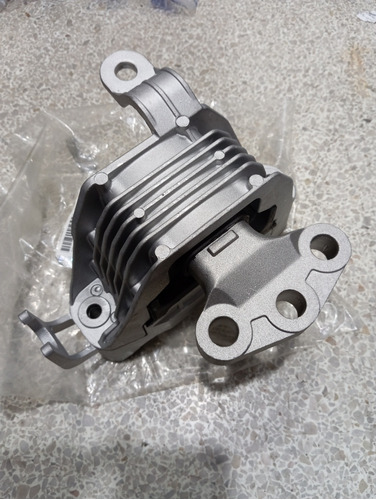 Base De Motor Superior Derecha Chevrolet Cruze