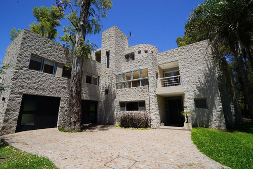 Imagen 5 de 30 de Venta Casa, 5 Amb. Pileta, Parque B Cerrado Casco Leloir