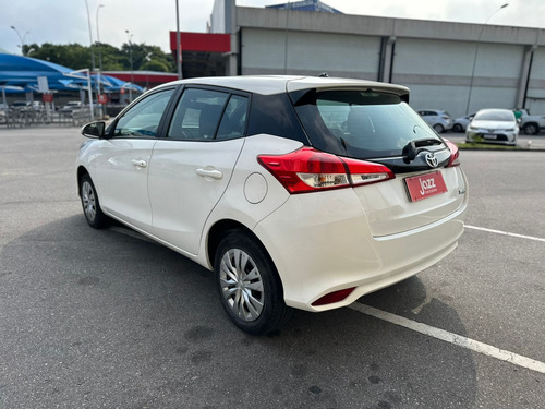 Toyota Yaris 1.3 16V FLEX XL LIVE MULTIDRIVE