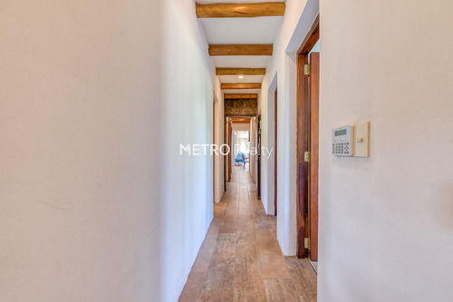 Casa En Venta Sobre Lote De 1 Hectarea En Loma Escondida, Open Door