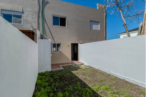 Imagen 22 de 23 de Casas En Venta En La Plata. Duplex Con Verde