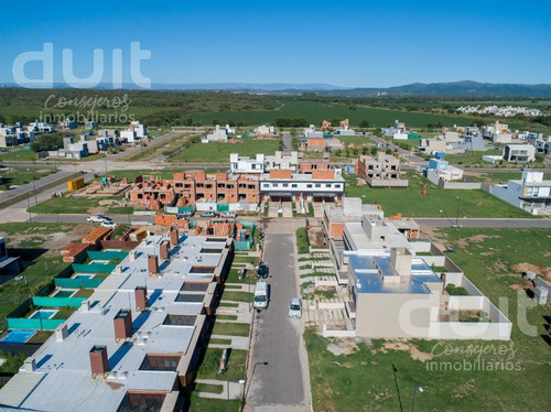 Excelente Lote En Docta Central - Entrega En Diciembre 2025