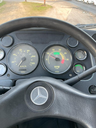 Imagen 3 de 5 de Mercedes Benz 1218