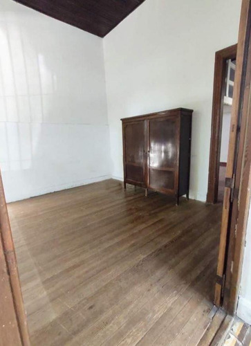 Casa Venta 2 Dormitorios 1 Baño 1 Cochera Y Patio 80 Mts 2 Cubiertos - Terreno 102 Mts 2- La Plata