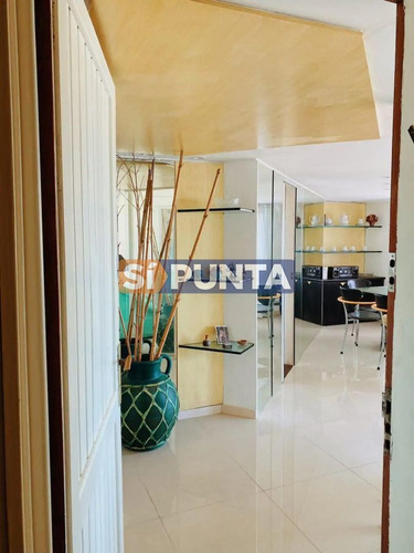 Imagen 5 de 14 de Confortable Apartamento Ubicado En Zona De Peninsula Frente Al Puerto