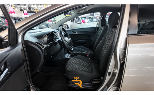 Hyundai HB20 1.6 COMFORT PLUS 16V FLEX 4P AUTOMÁTICO