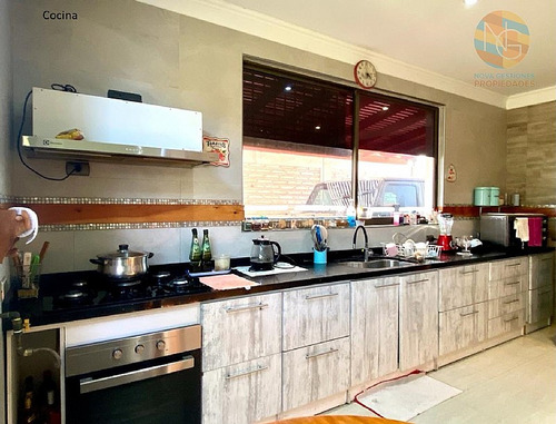 Casa En La Florida, 1000 M2 De Terreno, 350 M2 Construidos.