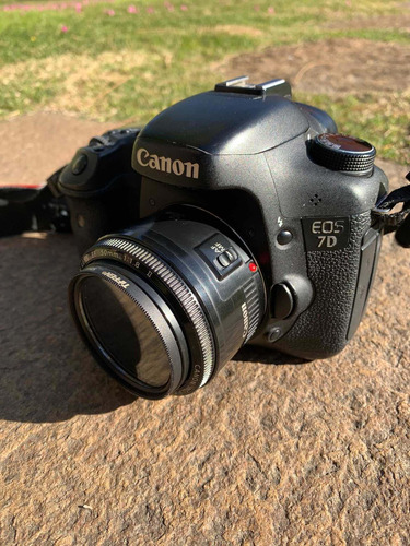 Canon 7d Muy Buen Estado Incluye Lente Canon 50mm F 1.8