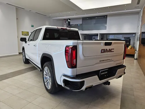 GMC Sierra 6.2 Denali Dvd At