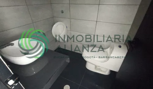 Local En Arriendo En Mejoras Publicas. Cod A10014