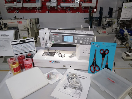 Imagen 7 de 10 de Janome 6700 P Memory Craft + ¡todos Los Regalos De La Foto!!
