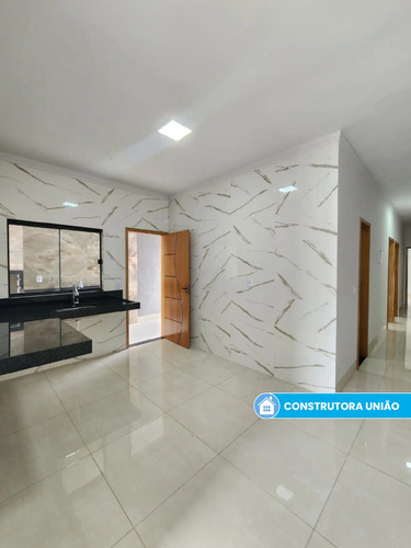 Casa Com 2 Quartos E 2 Banheiros