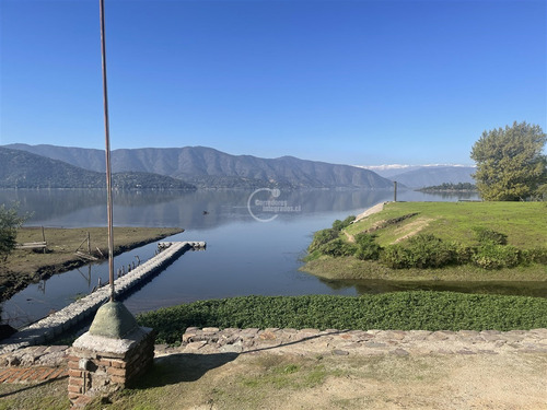 Excelente Parcela En Condominio En La Laguna De Aculeo.