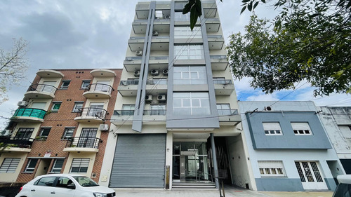 Departamento De Dos Dormitorios Con Terraza Privada En Venta