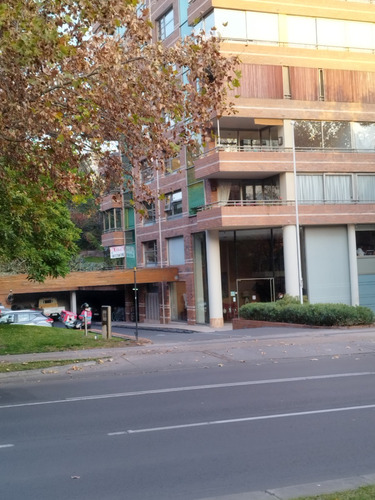 Departamento En Inmejorqable Ubicacion En Las Condes