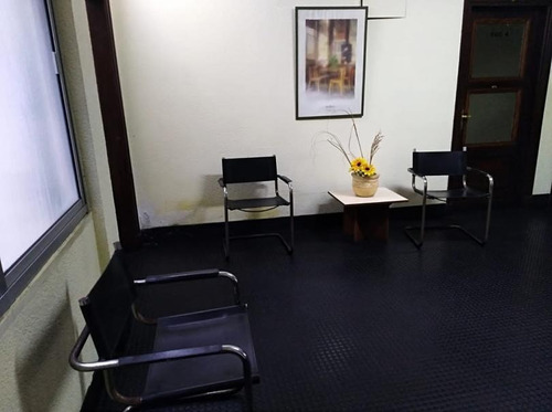 Nueva En El Mercado!. Venta Oficina Ciudad Vieja