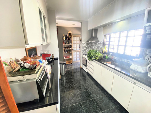 Venta Casa De 3 Dormitorios En Barrio San Martín