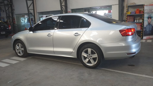 Volkswagen Vento 2.5 Advance