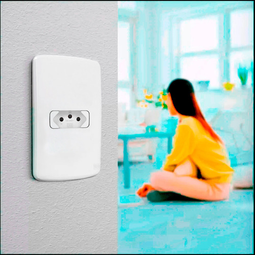 Tomada 10a 2p+t 250v Com Placa 4x2 Branco Weg Composé