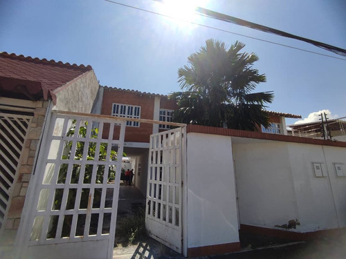 Imagen 2 de 12 de Hermosa Casa En La Mantuana // 04146878567