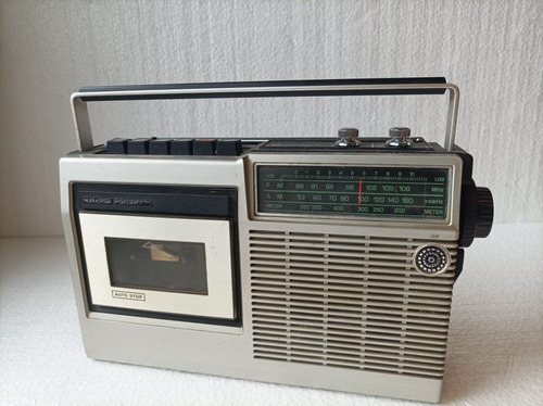 Radiograbador National Panasonic Con Cassette 