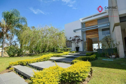 Casa De Lujo En Venta Con Alberca En Zotogrande Zona Andar