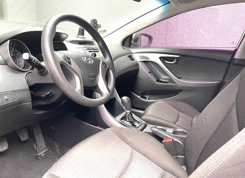 Imagen 7 de 9 de Hyundai Elantra 2013 ( Menos De 45,000 Km Recorridos )