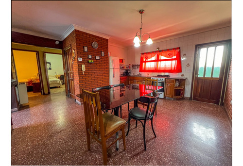 Casa Ph 3 Amb. (p.a) Con Terraza- Av. J. P. Ramos Y San Salvador