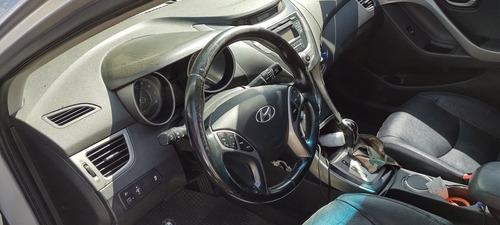 Hyundai Elantra 1.8 Gls 6at Seguridad Premium 2013