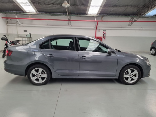 Imagen 6 de 15 de Vento Highline 1.4 Dsg 2017 Autotag Concesionario Oficial Vw