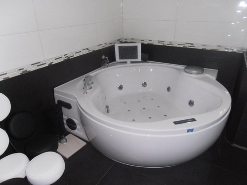 Casa De Lujo En Venta Urb San Jacinto Maracay Con Piscina Gimnasio Zona Exclusiva Negociable Kg:23-3908
