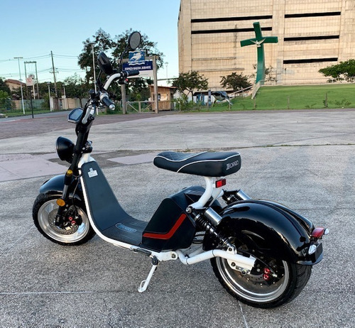 Imagem 4 de 12 de Moto Elétrica Neon Chubby Electric 3.000 W. 2020