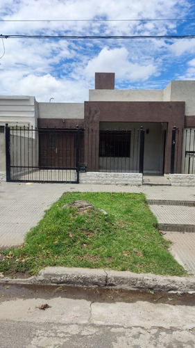 Se Vende Casa En Banda Norte, Tres Dormitorios