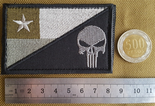 Imagen 3 de 4 de Parche Bandera Chilena En Tono Verde Y Punisher