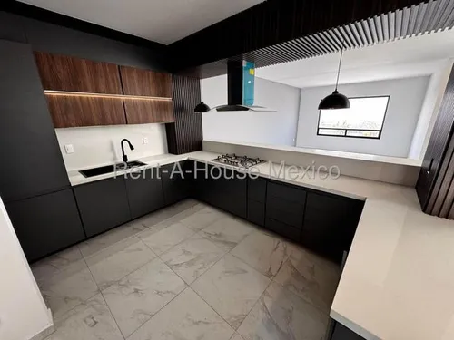 Casa De 4 Recámaras Con 1 En Planta Baja - El Nuevo Refugio, Renta