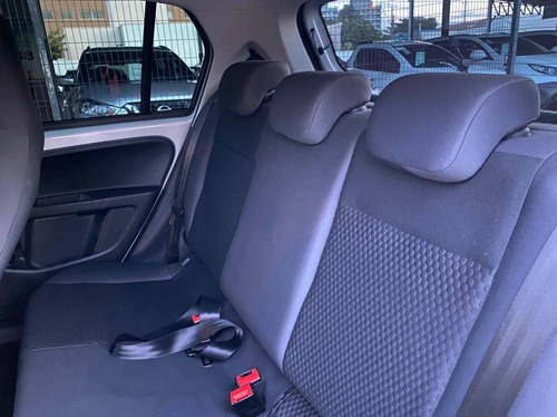 Imagem 6 de 9 de Volkswagen Cross Up 1.0 Mpi 12v Flex 4p Manual