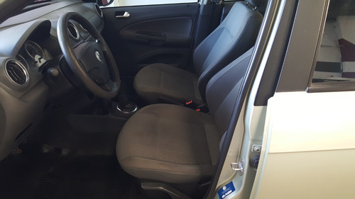Volkswagen Voyage 1.6 Highline 101cv