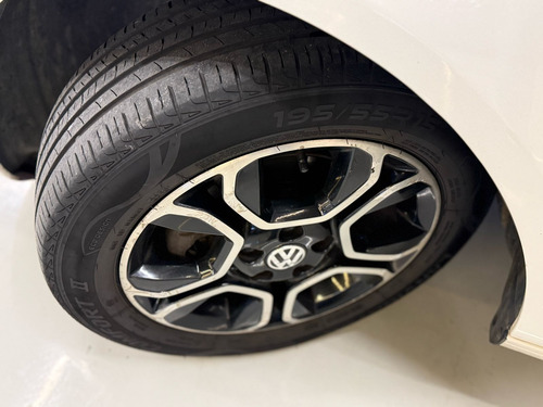 Volkswagen Fox 1.0 Seleção Tec Total Flex 5p