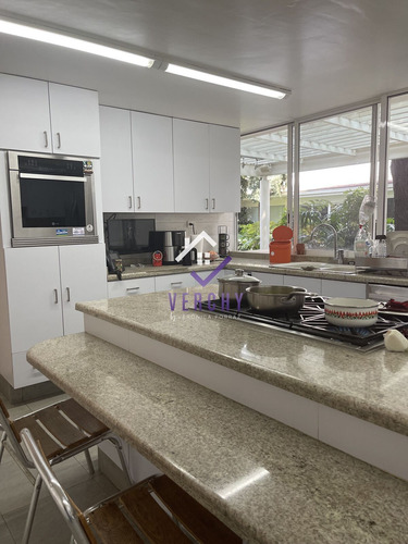 San Ángel, Preciosa Casa En Renta Con Uso De Suelo Para Oficinas