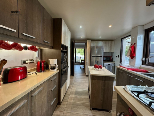 Vende Casa Cómoda Y Luminosa En Concón