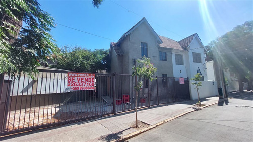 Casa En Arriendo De 5 Dorm. En Providencia